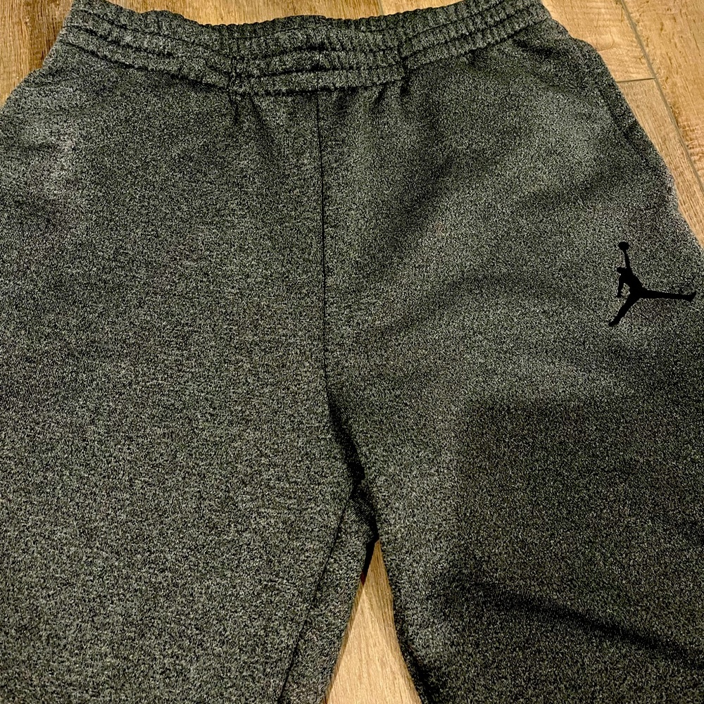 Jordan joggers boys XL